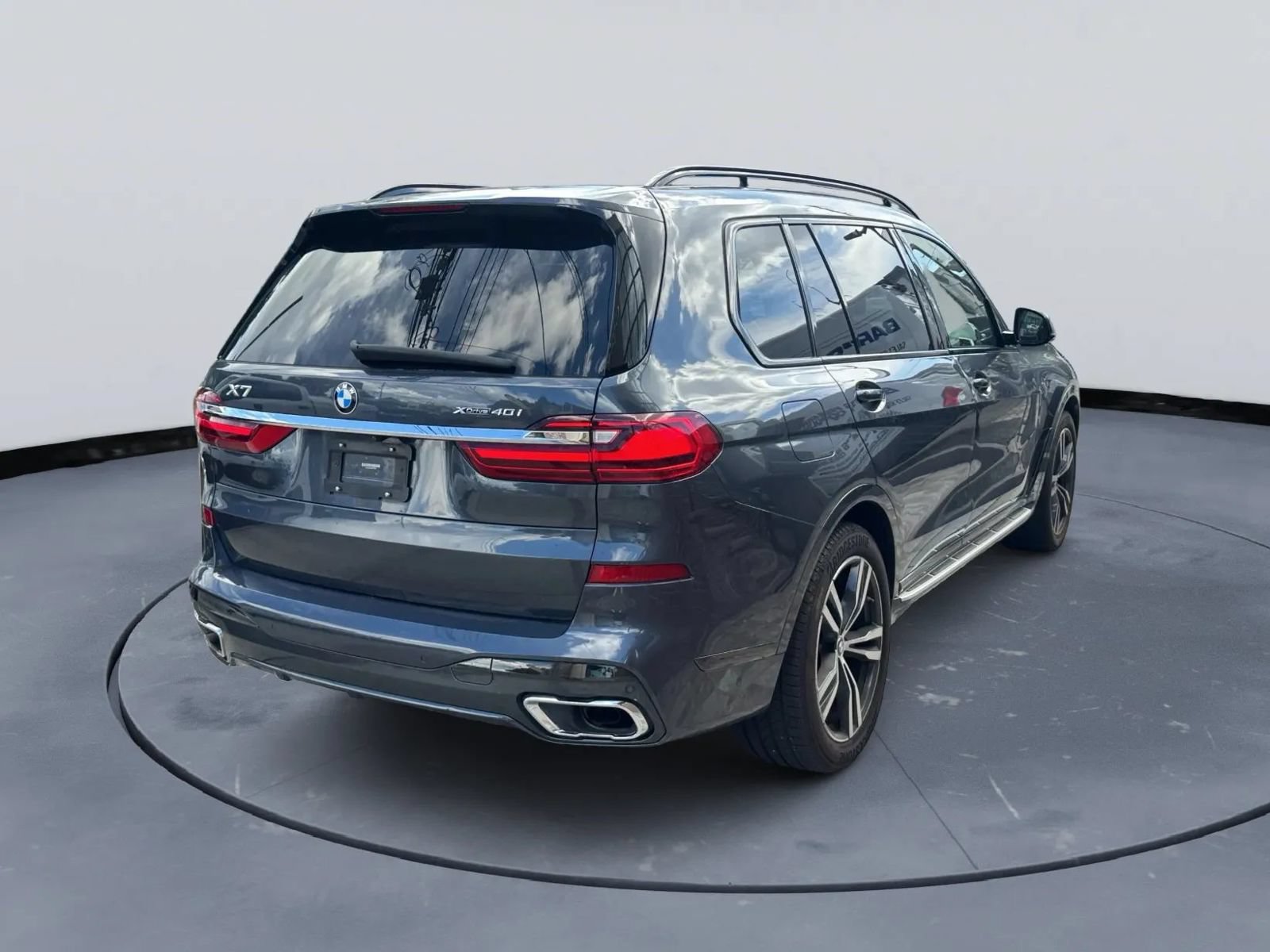 Used 2021 BMW X7 xDrive40i w/ M Sport Package AWD/4WD image 6