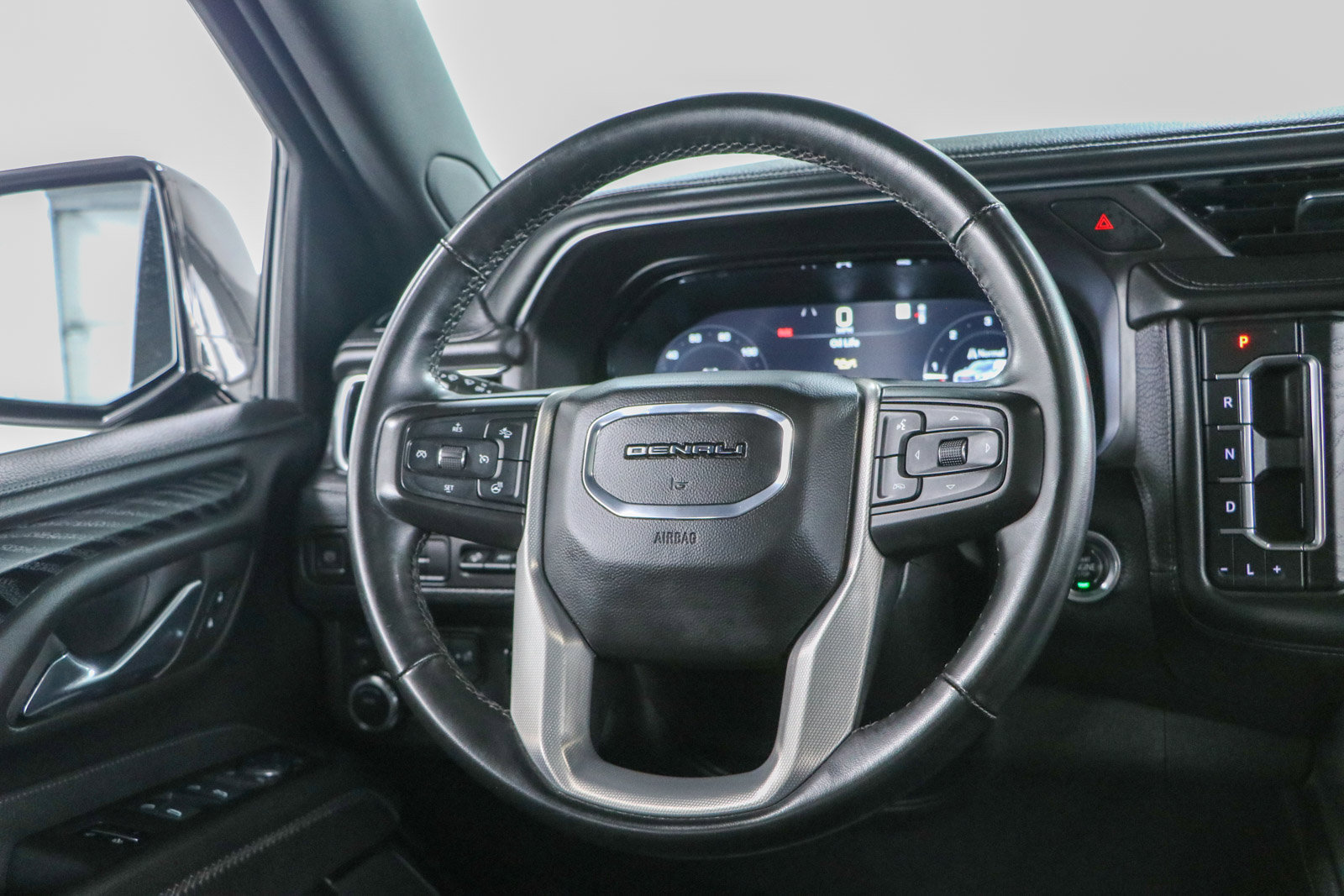 Used 2023 GMC Yukon Denali w/ Max Trailering Package AWD/4WD image 13