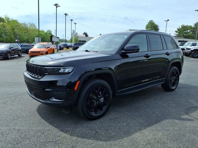 Certified 2024 Jeep Grand Cherokee Altitude AWD/4WD image 3