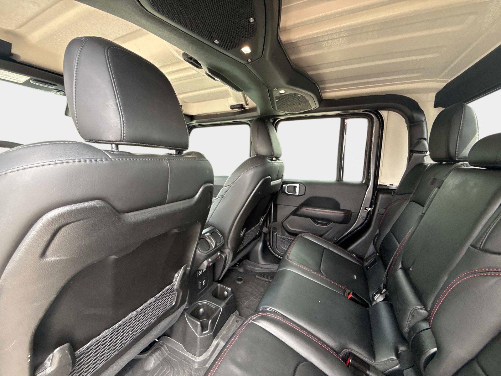 Used 2024 Jeep Gladiator Rubicon w/ Technology Group AWD/4WD image 19