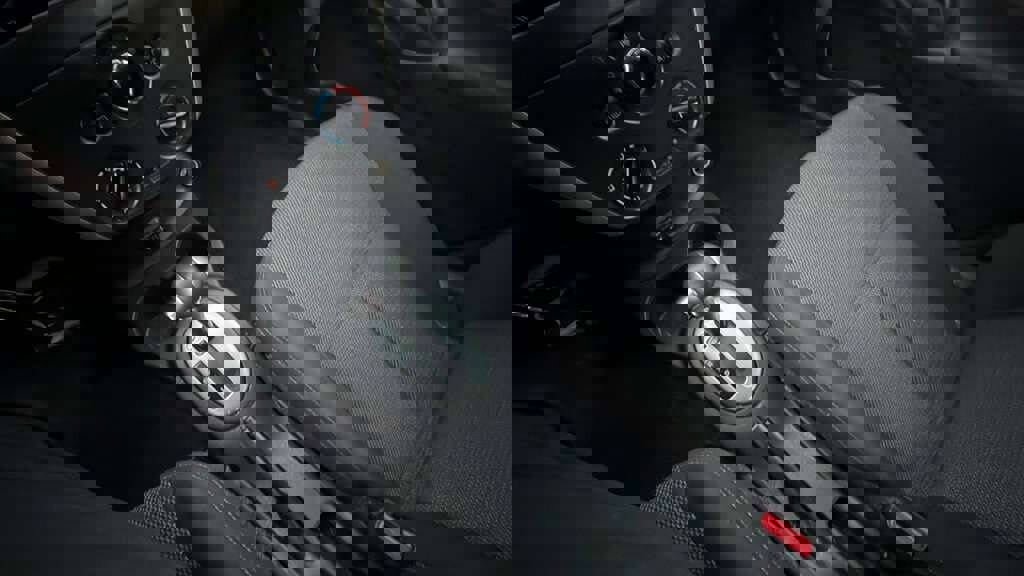 Used 2018 Nissan Versa SV image 14