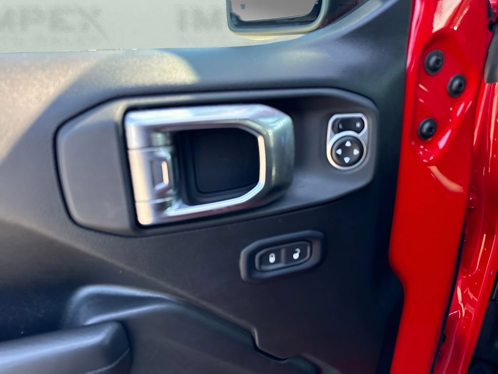 Used 2025 Jeep Wrangler Unlimited Rubicon 4xe w/ Convenience Group AWD/4WD image 28