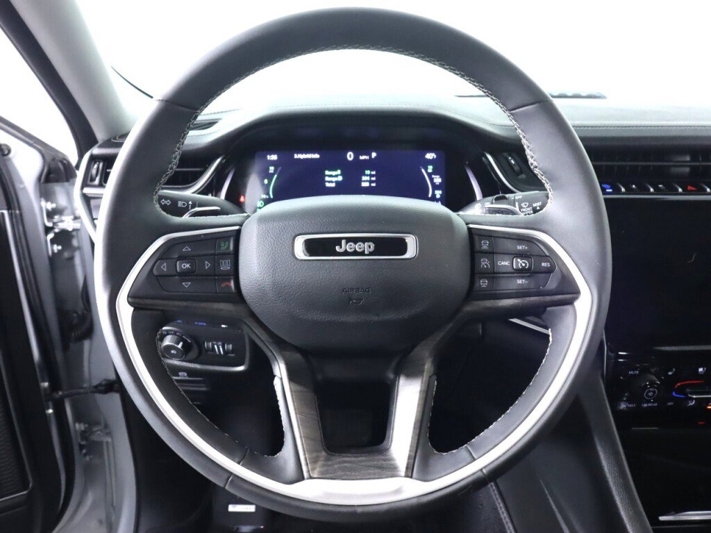 Used 2023 Jeep Grand Cherokee 30th Anniversary image 11