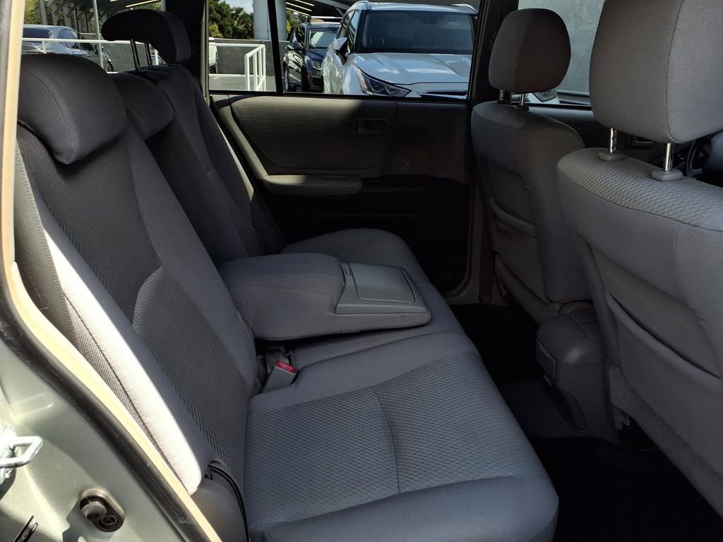 Used 2005 Toyota Highlander 2WD w/ 3rd Row image 20