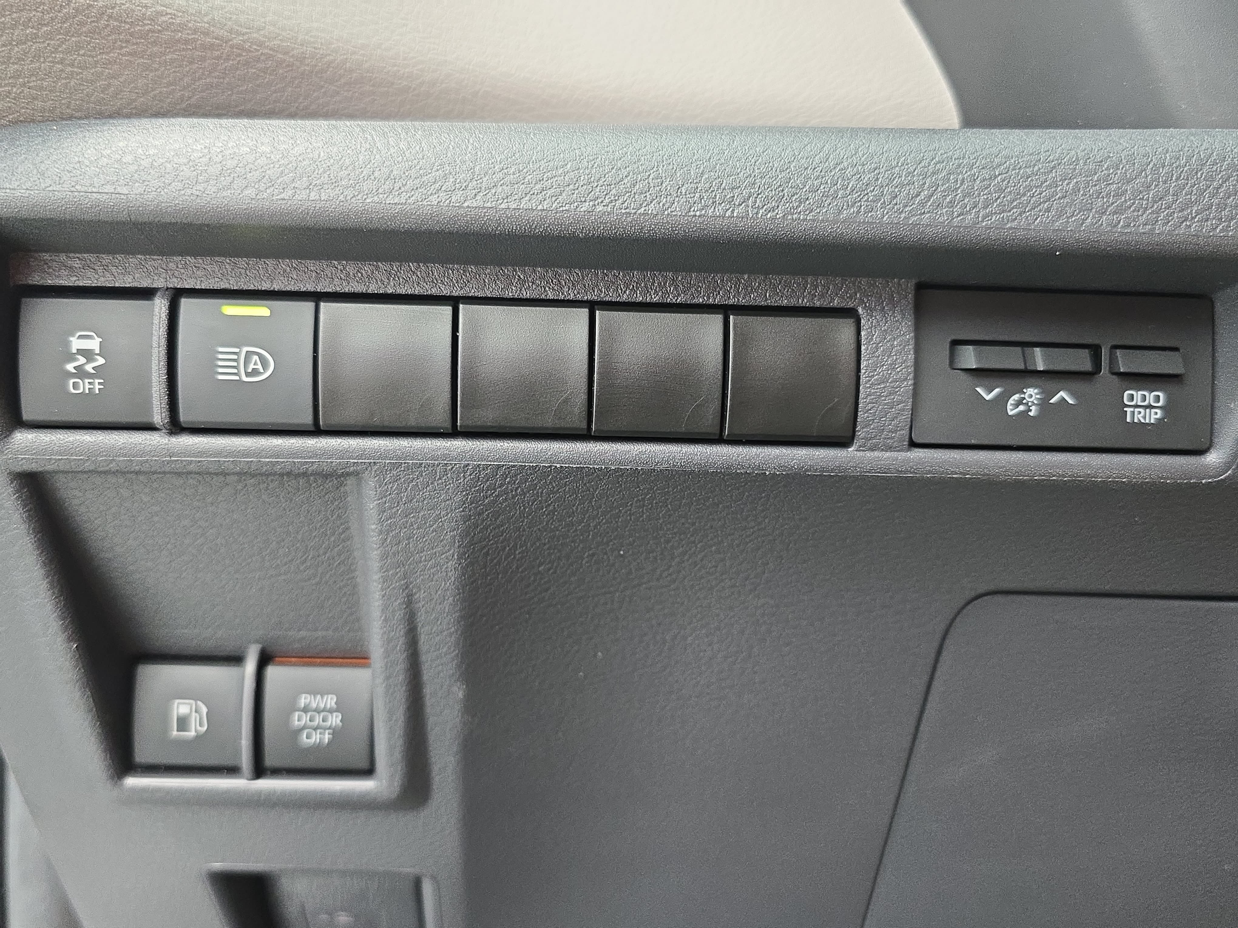 Used 2024 Toyota Sienna XLE FWD image 26