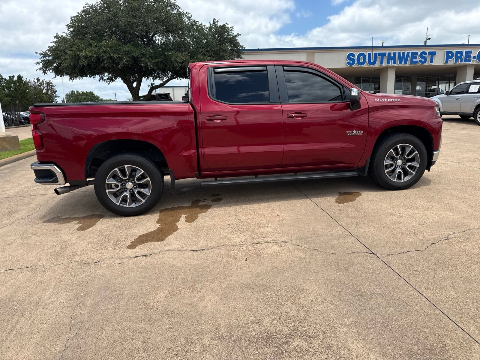 Used 2019 Chevrolet Silverado 1500 LT w/ Texas Edition RWD image 8