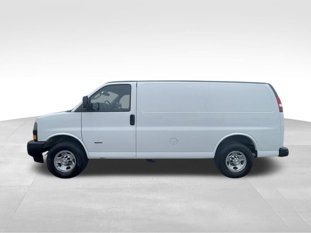 Used 2021 Chevrolet Express 2500 w/ Driver Convenience Package RWD image 14