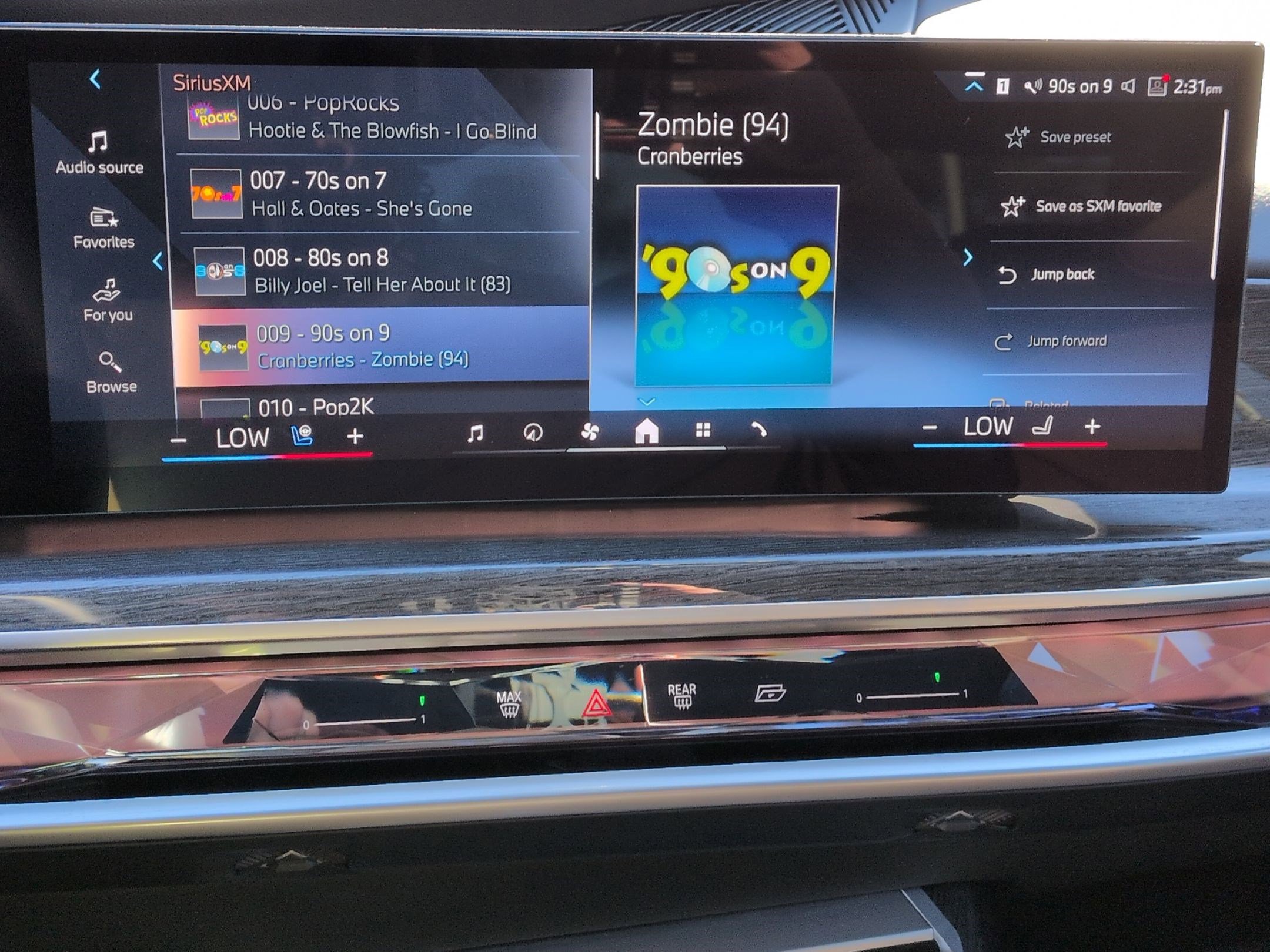 Certified 2024 BMW i7 xDrive60 image 23