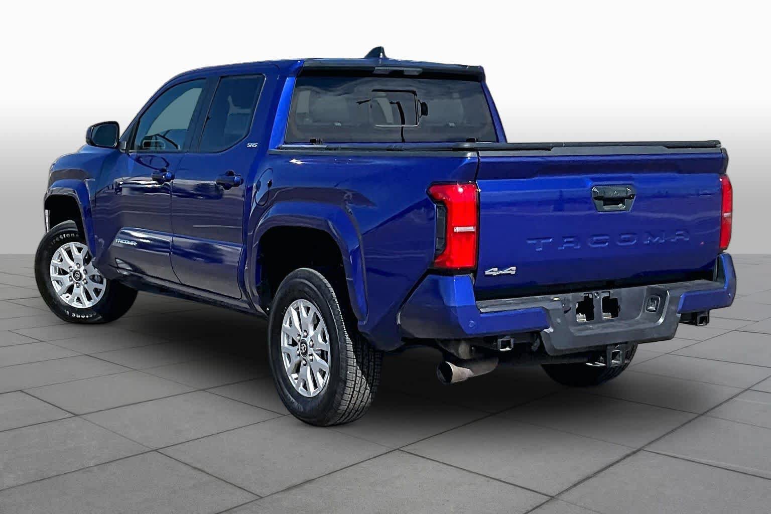 Used 2025 Toyota Tacoma SR5 AWD/4WD image 12
