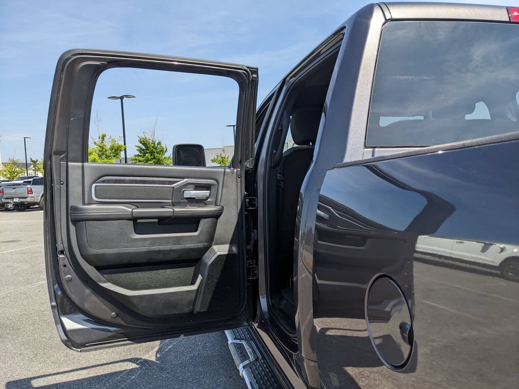 Used 2024 RAM 2500 Big Horn AWD/4WD image 46
