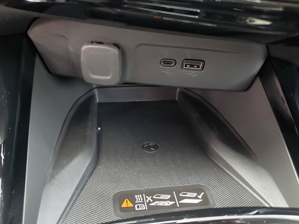 New 2026 Chevrolet Trax LT w/ Sunroof Package FWD image 33