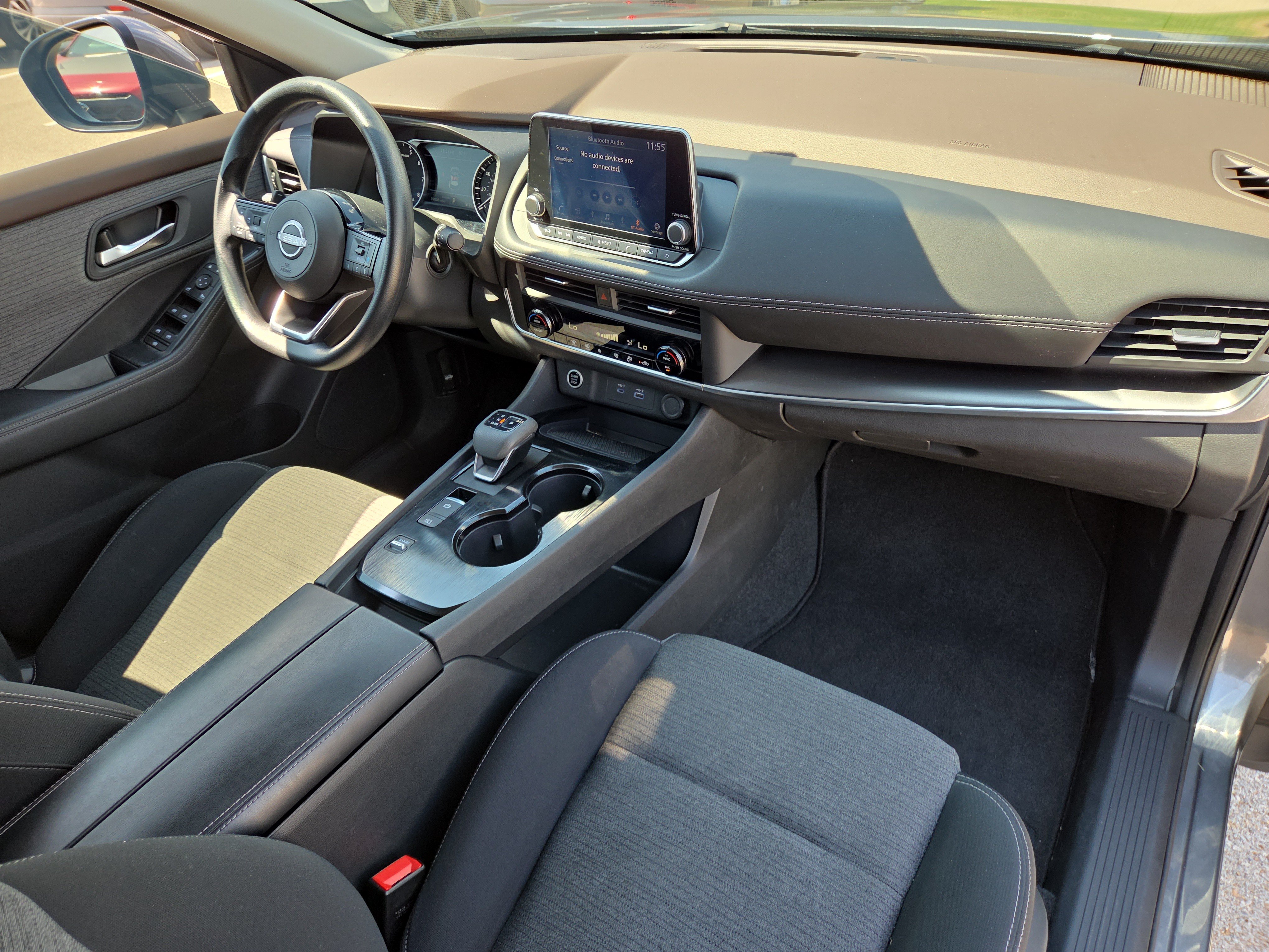 Used 2023 Nissan Rogue SV FWD image 16