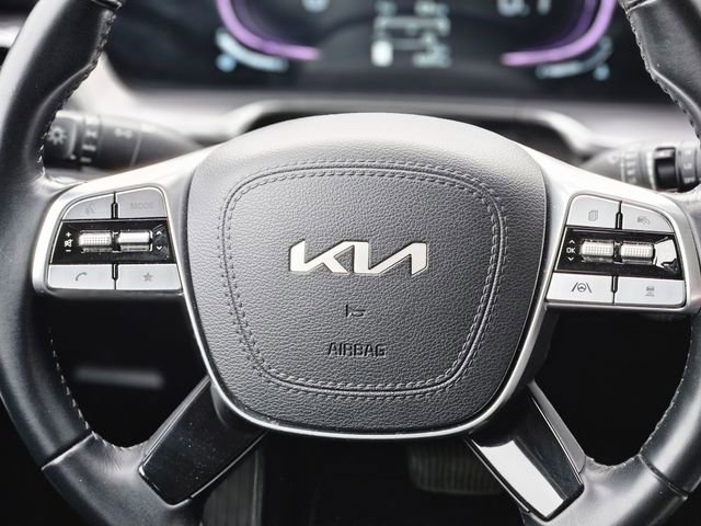 Used 2025 Kia Telluride S image 16