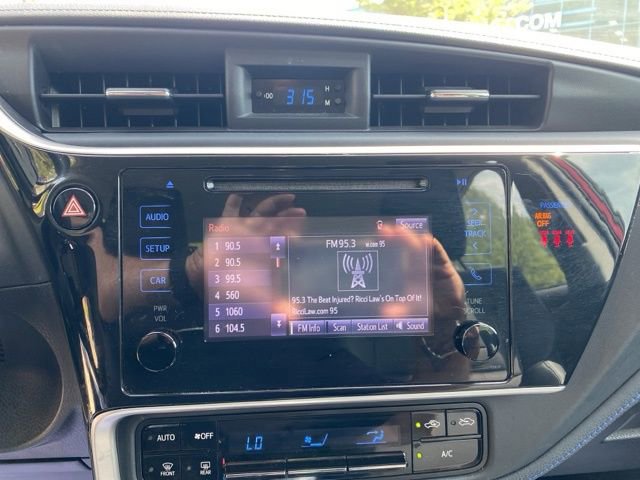 Used 2019 Toyota Corolla SE FWD image 12