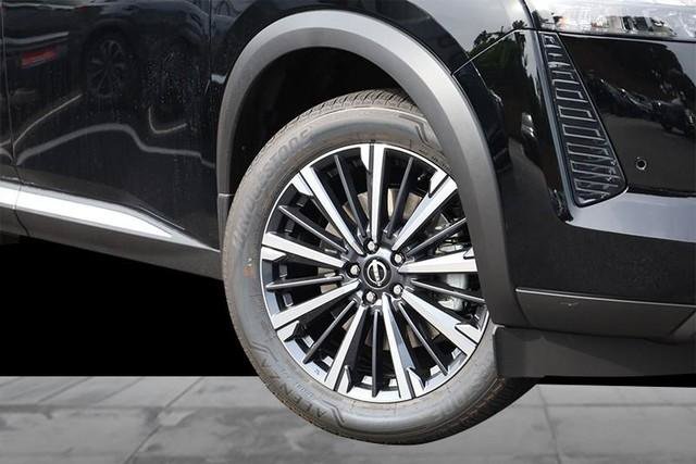 New 2026 Nissan Pathfinder Platinum AWD/4WD image 3