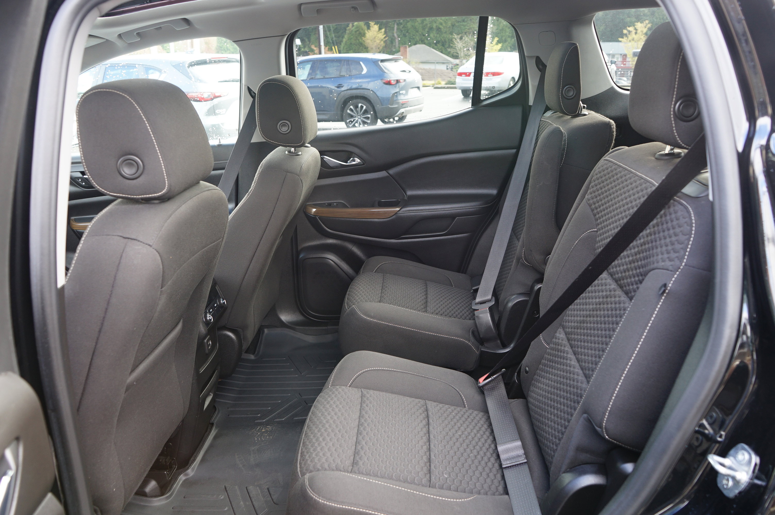 Used 2019 GMC Acadia SLE w/ GMC Pro Grade Package AWD/4WD image 17