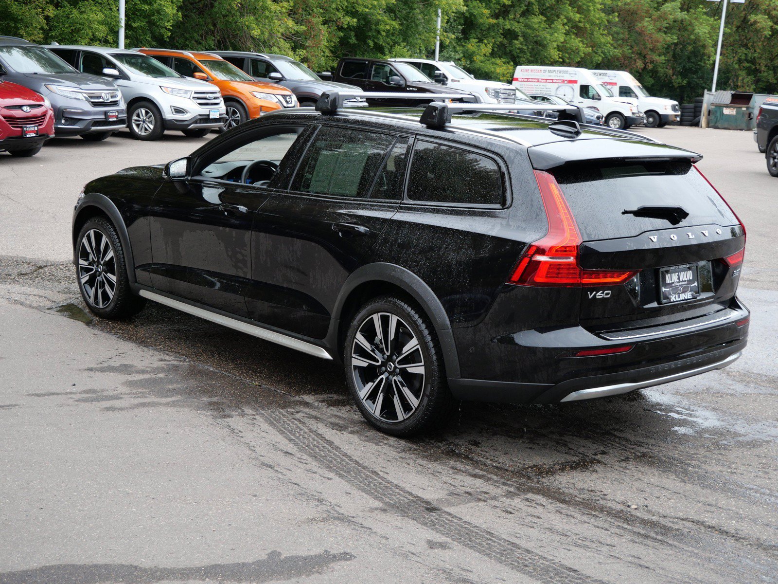 Certified 2024 Volvo V60 B5 Cross Country Ultimate w/ Protection Package Premier AWD/4WD image 5