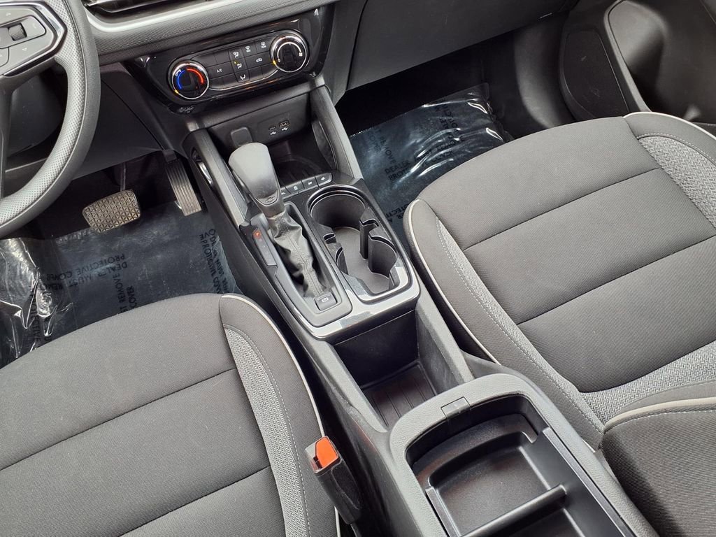 Used 2025 Chevrolet TrailBlazer LT FWD image 9
