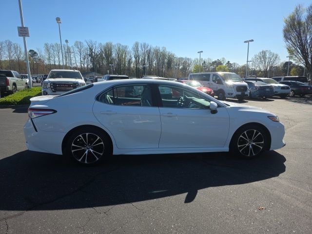 Used 2020 Toyota Camry SE w/ Convenience Package image 5