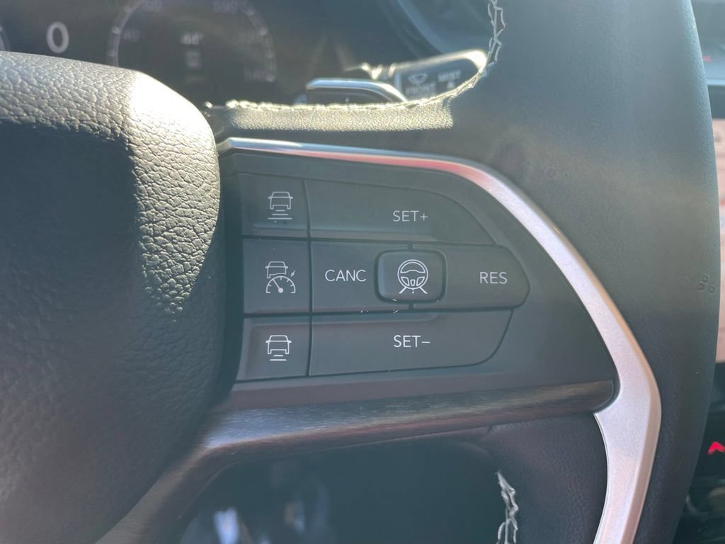 New 2026 Jeep Grand Cherokee Altitude AWD/4WD image 32