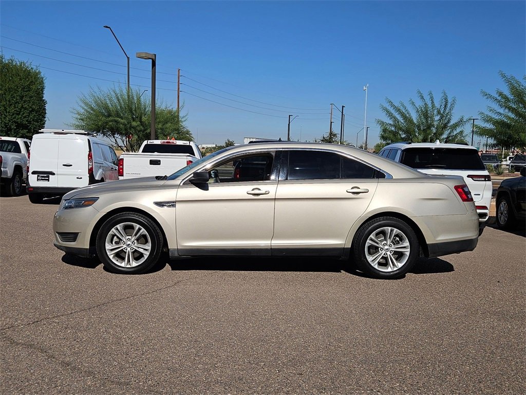 Used 2017 Ford Taurus SE image 7