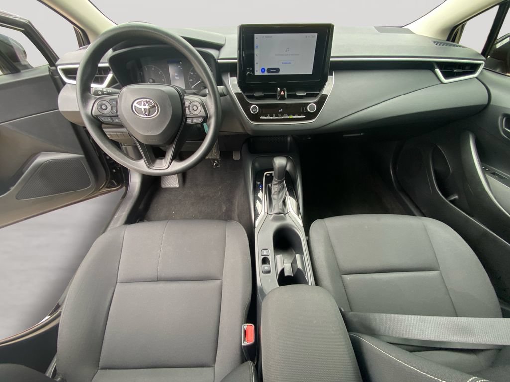 Used 2025 Toyota Corolla LE FWD image 10