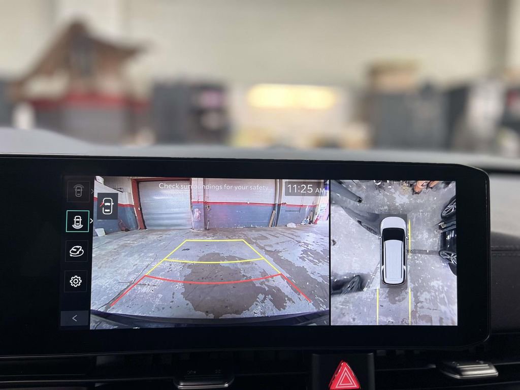 Used 2025 Kia Carnival SX Prestige image 18