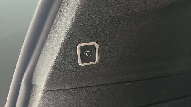 Used 2024 Chrysler Pacifica Limited FWD image 26