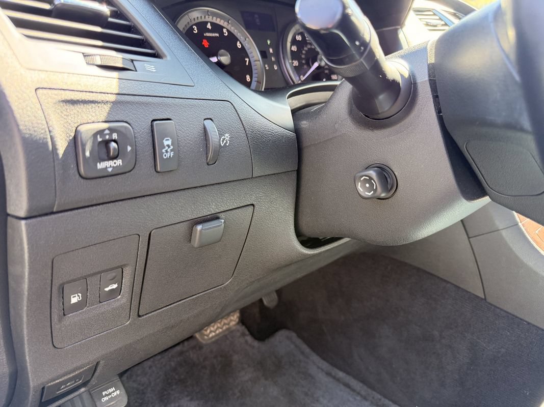 Used 2011 Lexus ES 350 w/ Preferred Accessory Package FWD image 28