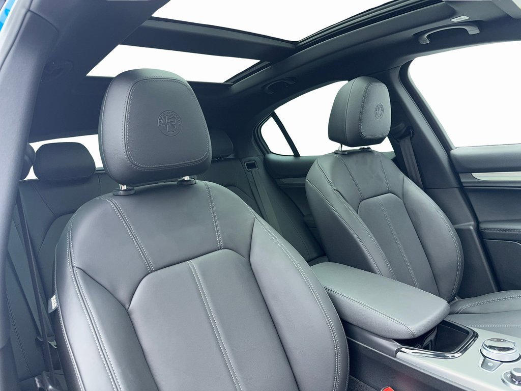 New 2025 Alfa Romeo Stelvio Sprint w/ Convenience Package image 42