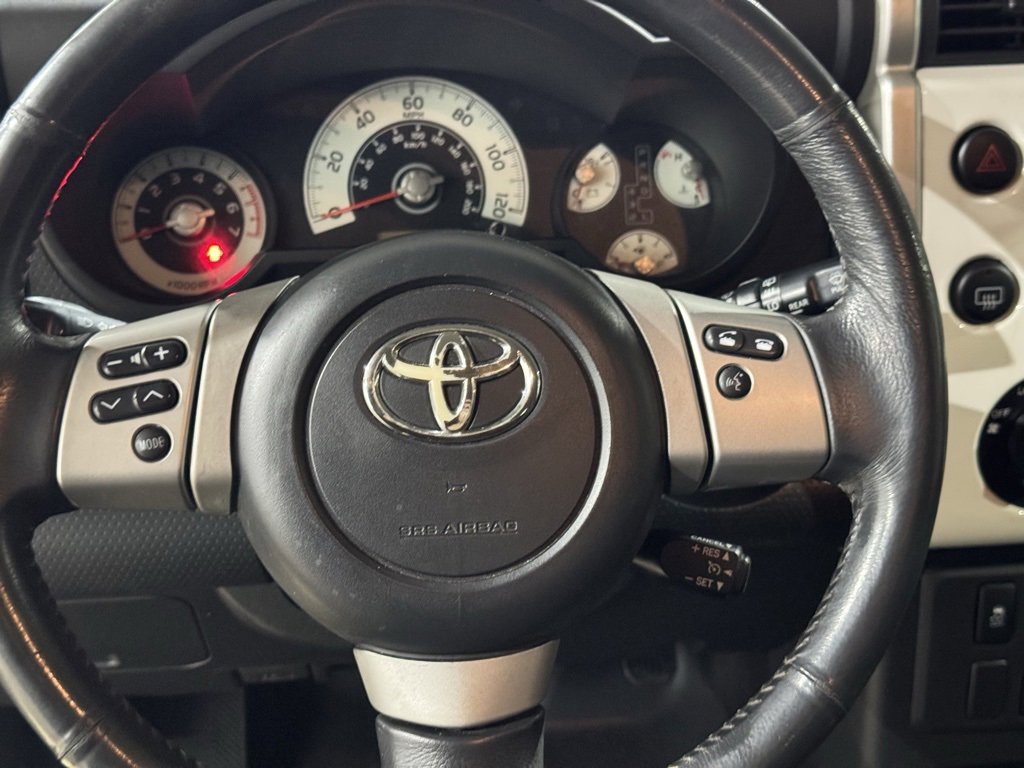 Used 2011 Toyota FJ Cruiser 2WD image 9