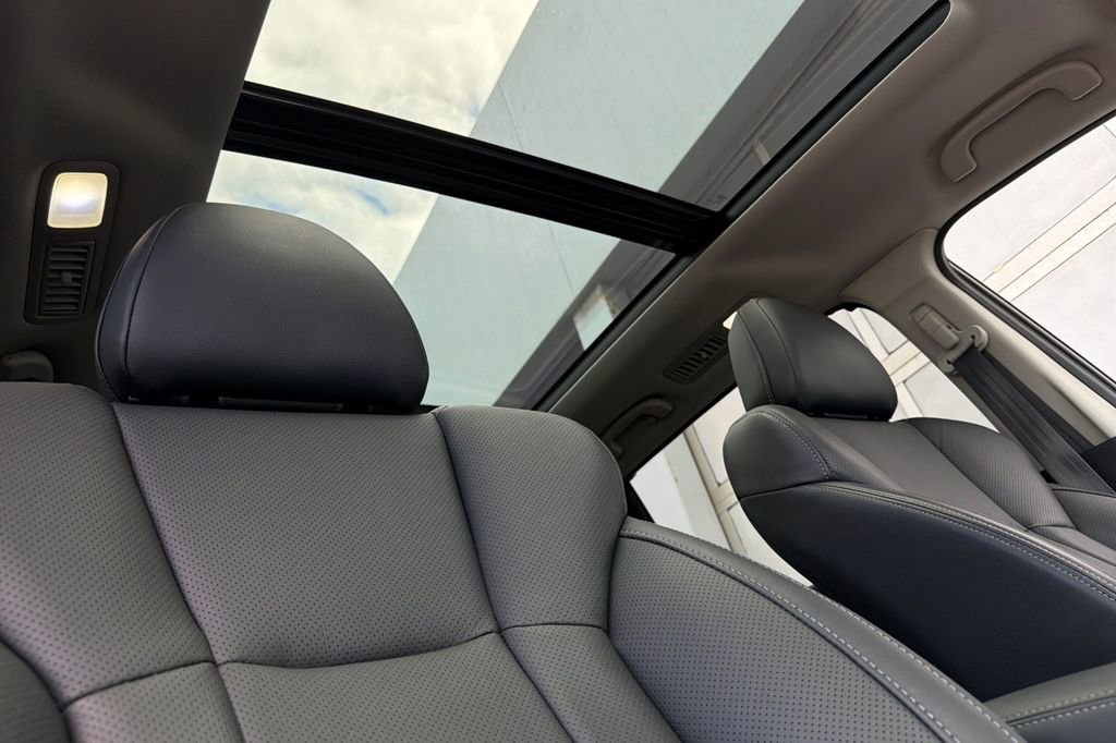 Used 2023 Subaru Ascent Touring AWD/4WD image 18