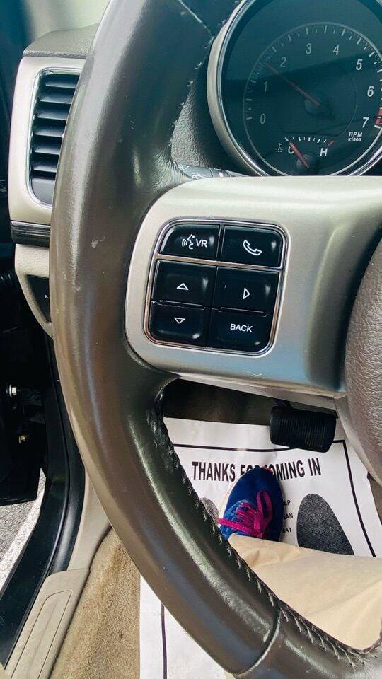 Used 2011 Jeep Grand Cherokee Laredo image 27