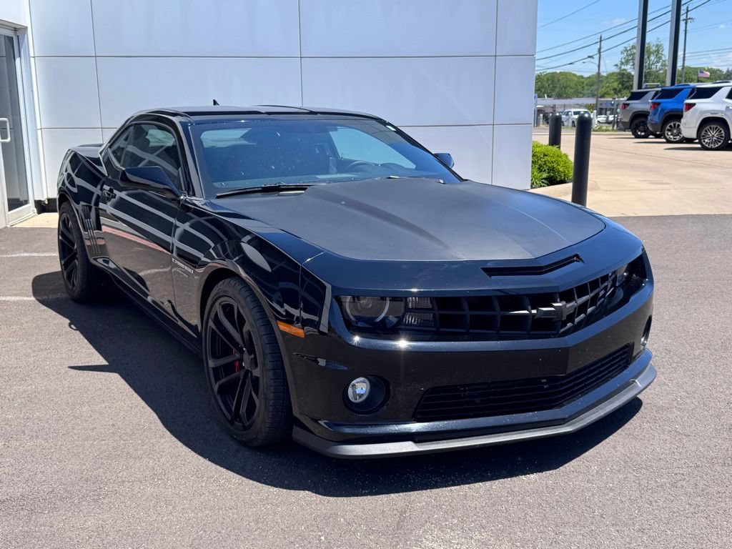 Used 2013 Chevrolet Camaro SS w/ SS Performance Package RWD image 3