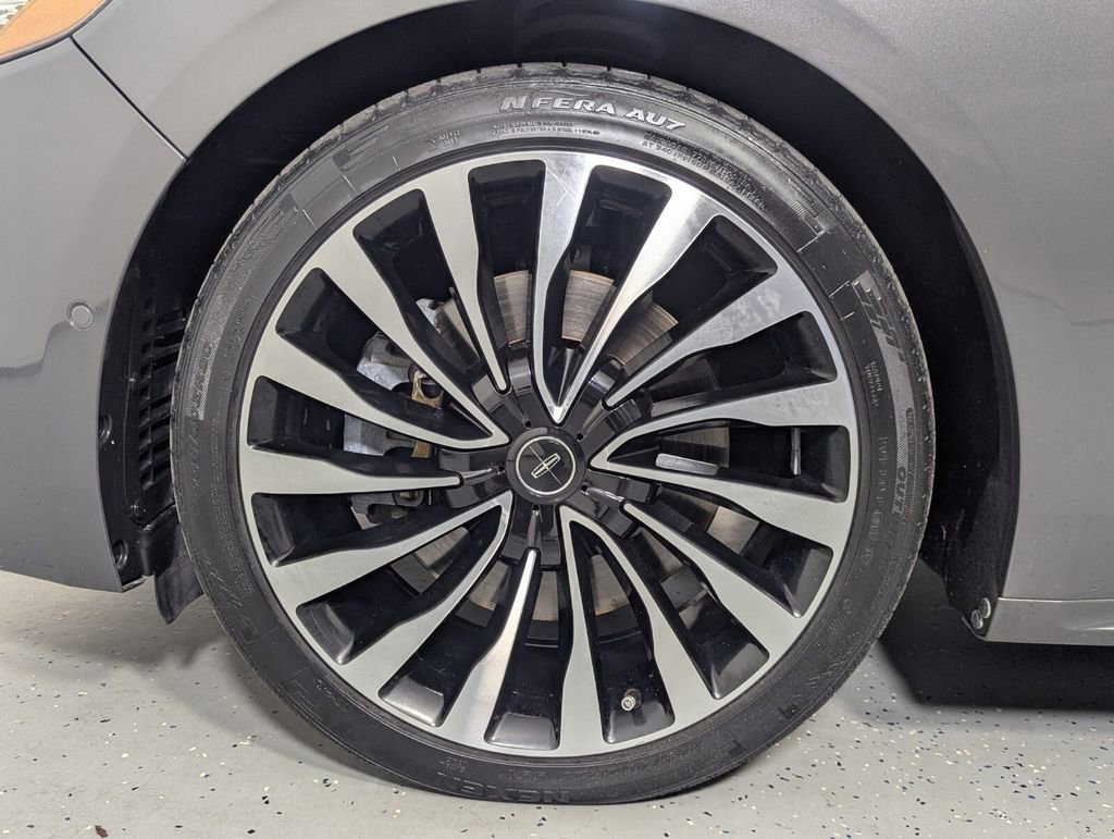 Used 2020 Lincoln Continental Black Label w/ Rear Seat Amenities Package image 11