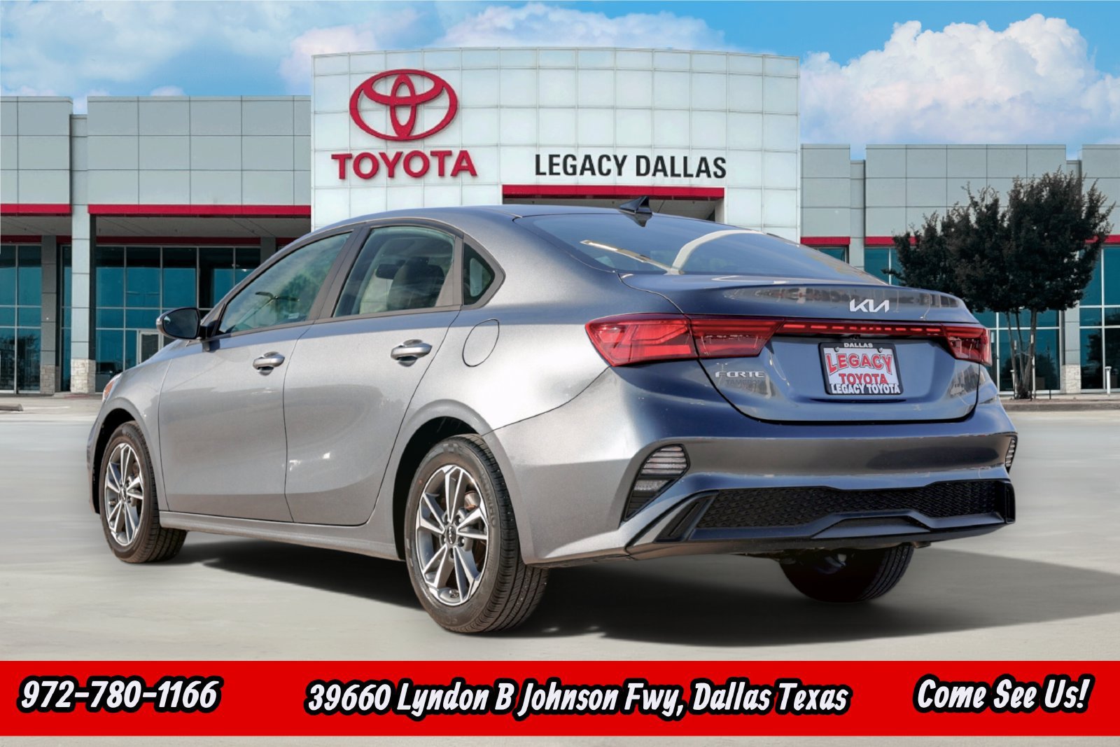 Used 2023 Kia Forte LXS w/ LXS Technology Package FWD image 7