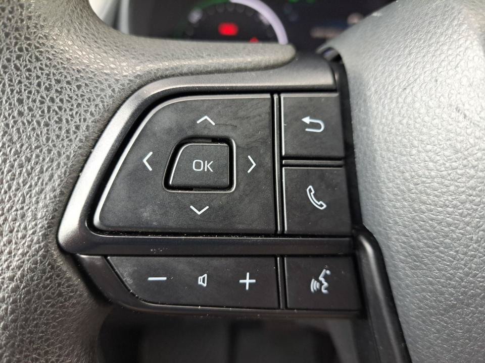 Used 2025 Toyota Sienna LE AWD/4WD image 38