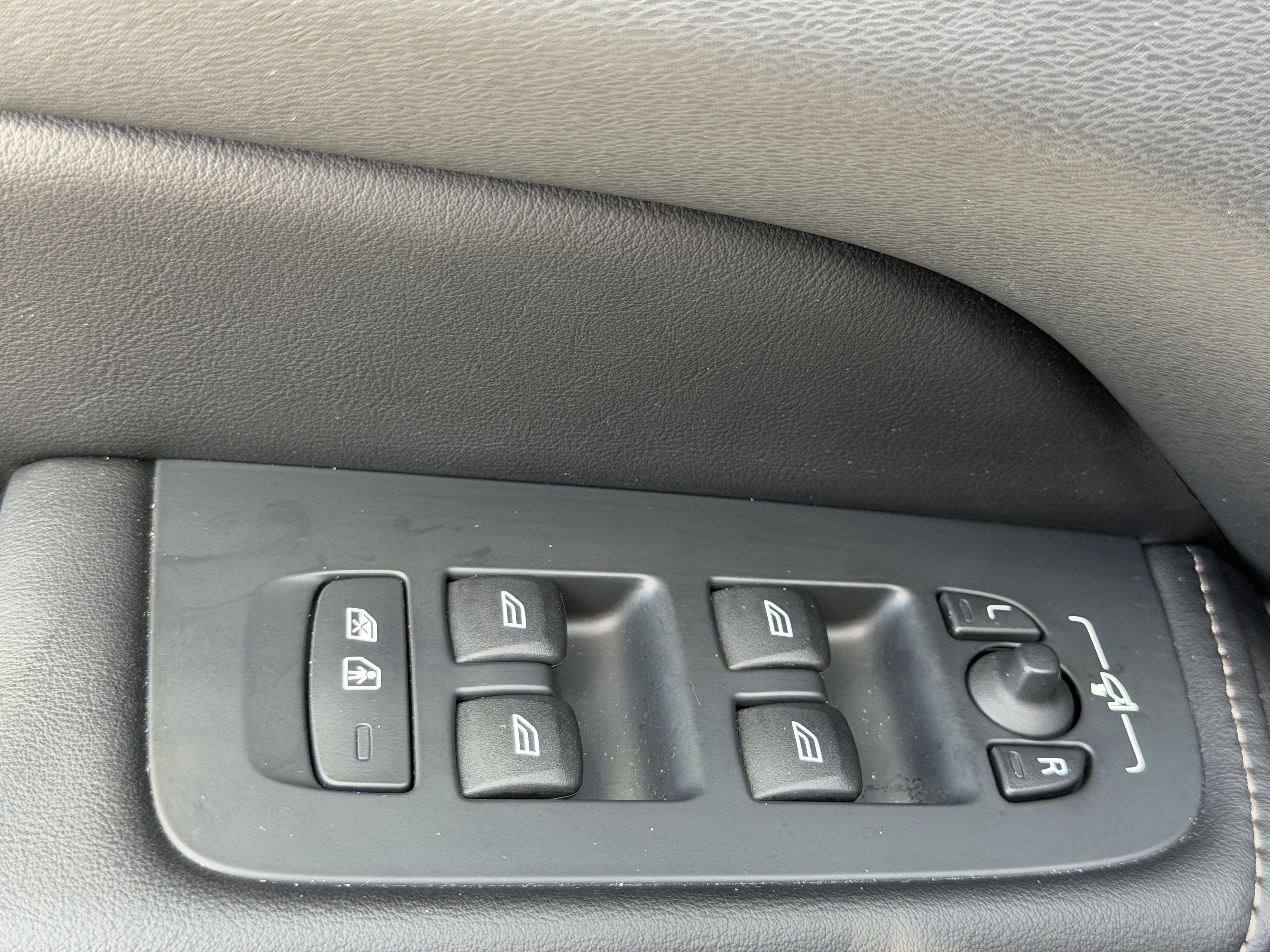 Used 2021 Volvo XC60 T5 Inscription w/ Advanced Package FWD image 23