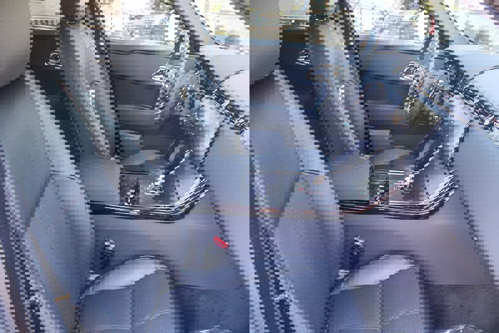 New 2026 Land Rover Range Rover Velar Dynamic SE image 22