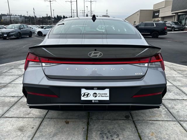Certified 2025 Hyundai Elantra SEL image 30