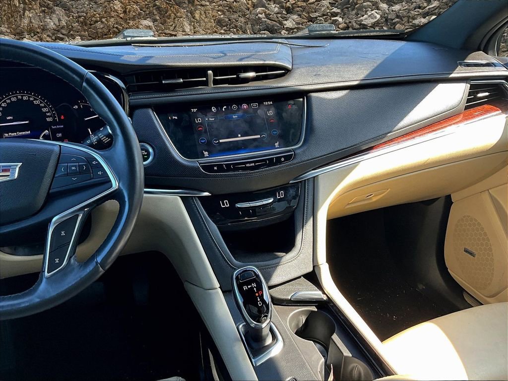 Used 2017 Cadillac XT5 Luxury w/ Driver Awareness Package image 6