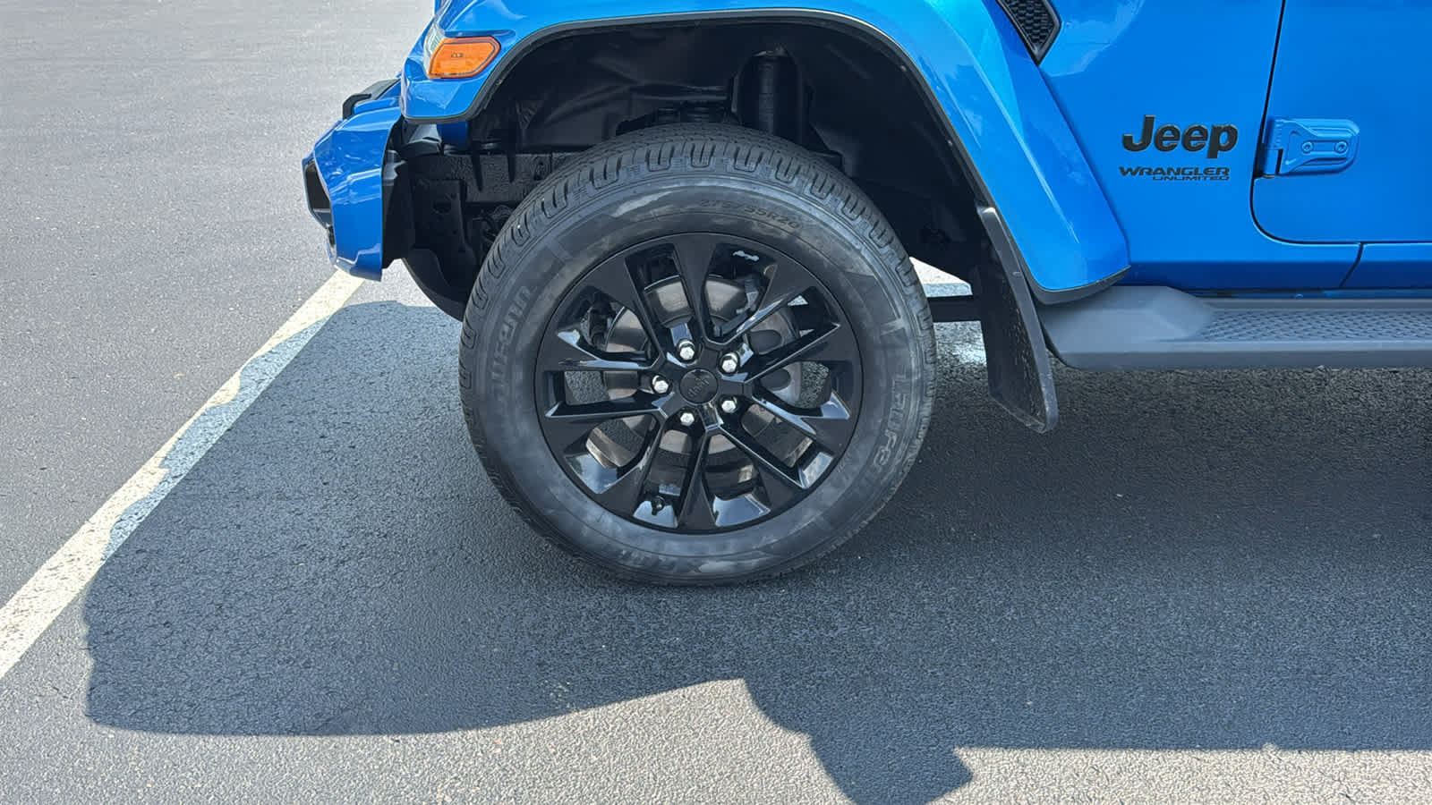 Used 2022 Jeep Wrangler Unlimited Sahara AWD/4WD image 30