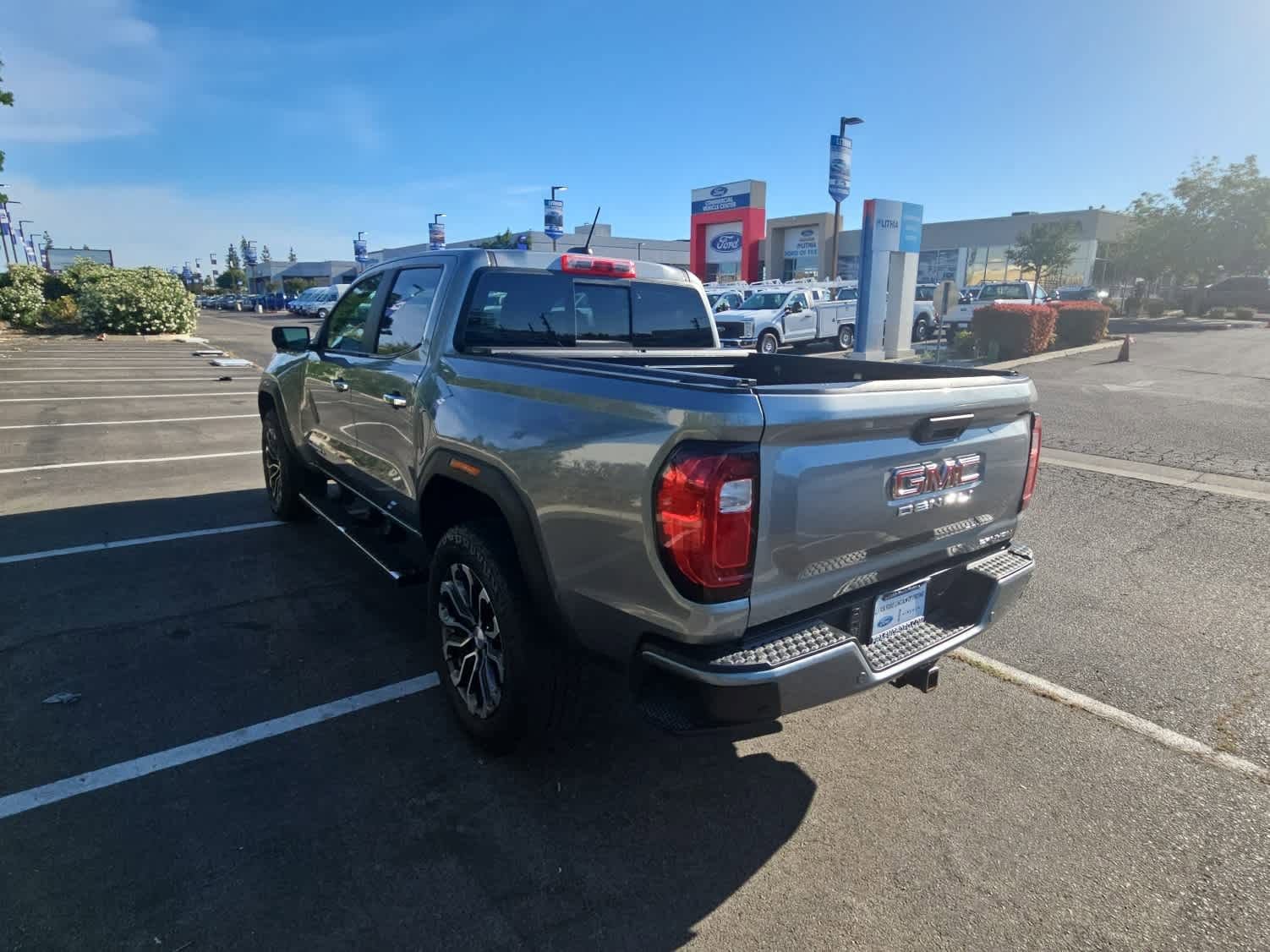 Used 2023 GMC Canyon Denali image 6