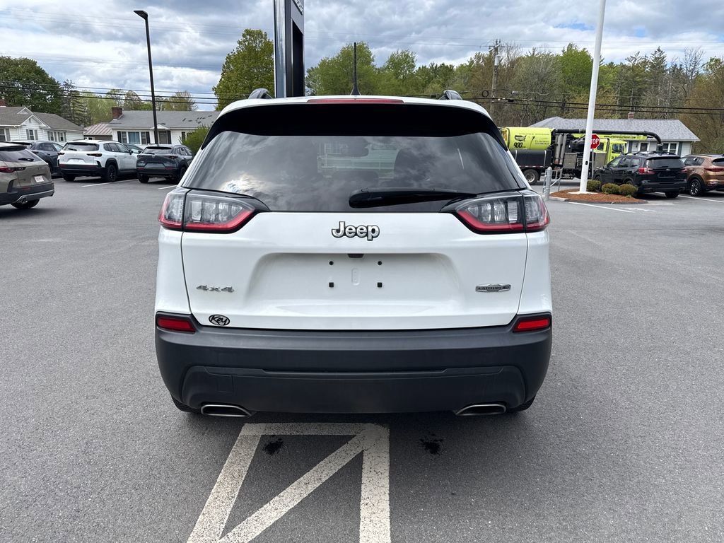 Used 2022 Jeep Cherokee Latitude Lux w/ Mopar Interior Package AWD/4WD image 5