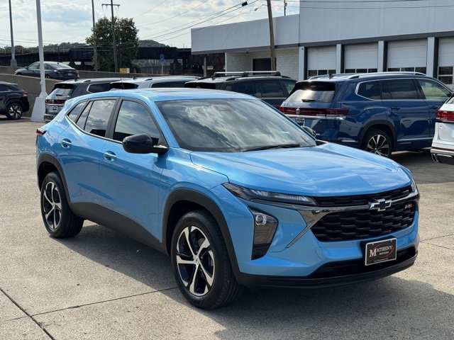 Used 2025 Chevrolet Trax RS w/ Sunroof Package image 7