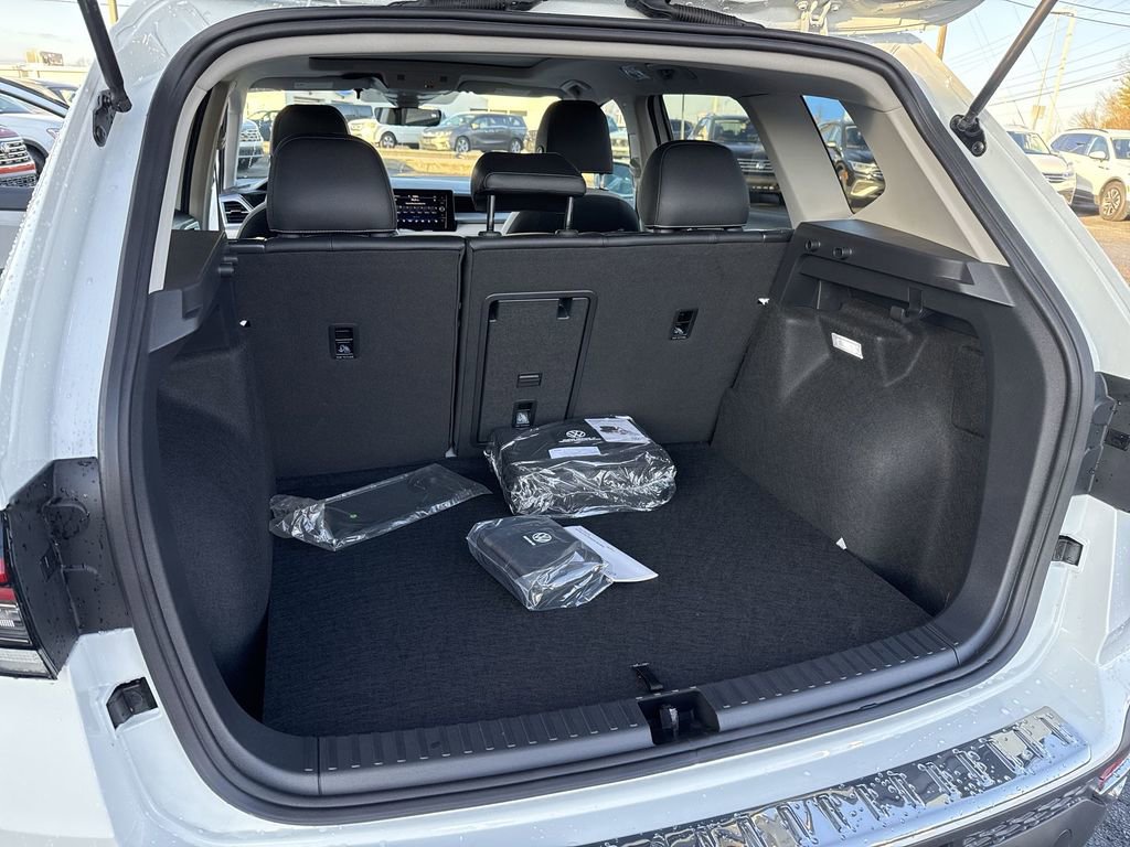 New 2025 Volkswagen Taos SE AWD/4WD image 46