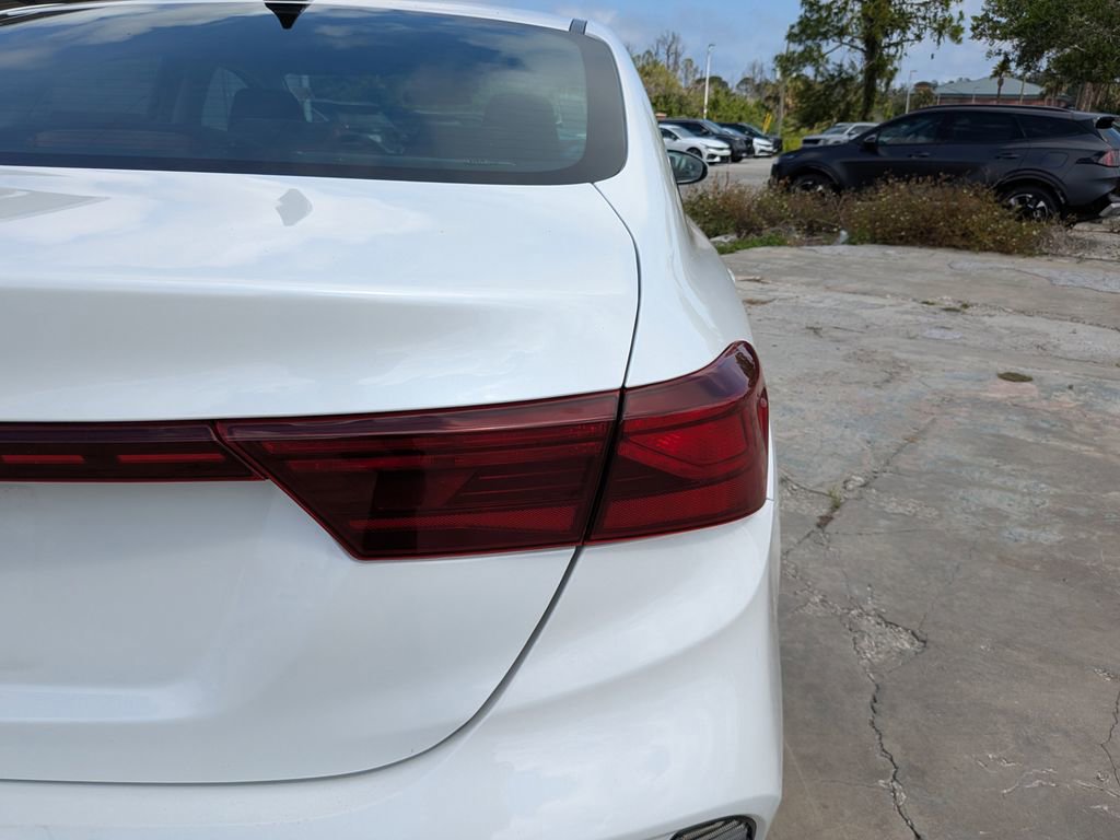 Certified 2024 Kia Forte LXS FWD image 11