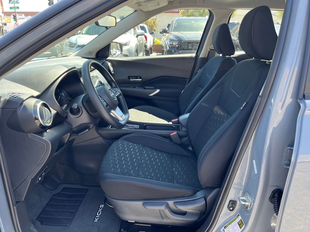 Used 2023 Nissan Kicks SV FWD image 12