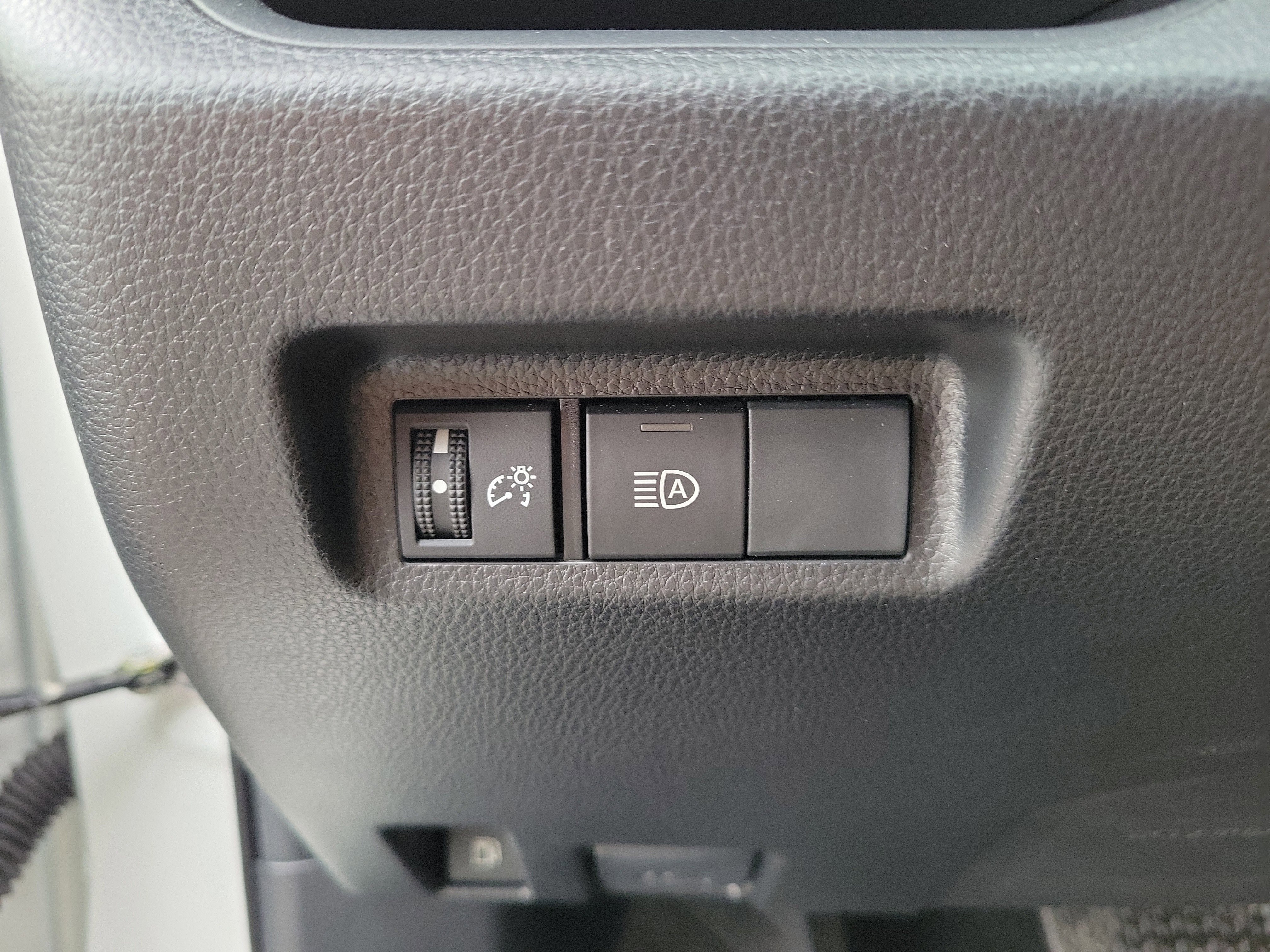 Used 2023 Toyota RAV4 LE image 19