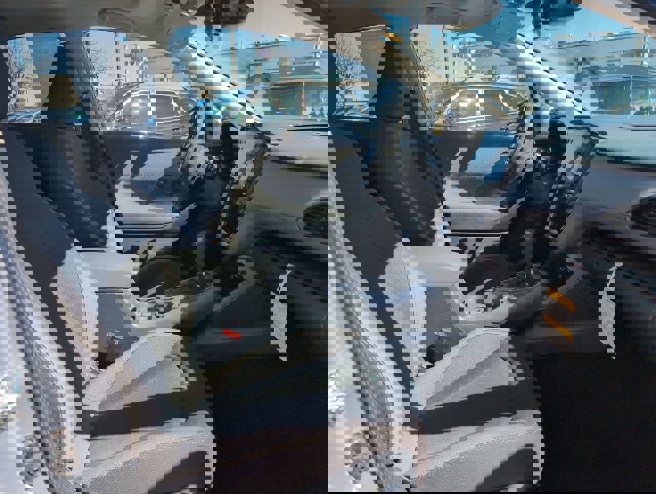 Used 2025 Subaru Crosstrek 2.0i Premium image 17